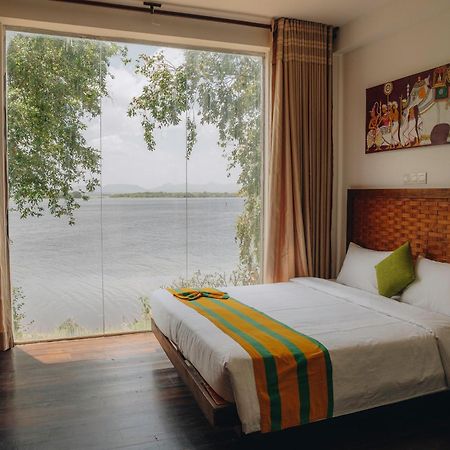 Yala Oga Reach Hotel ทิซซามาฮารามา ภายนอก รูปภาพ