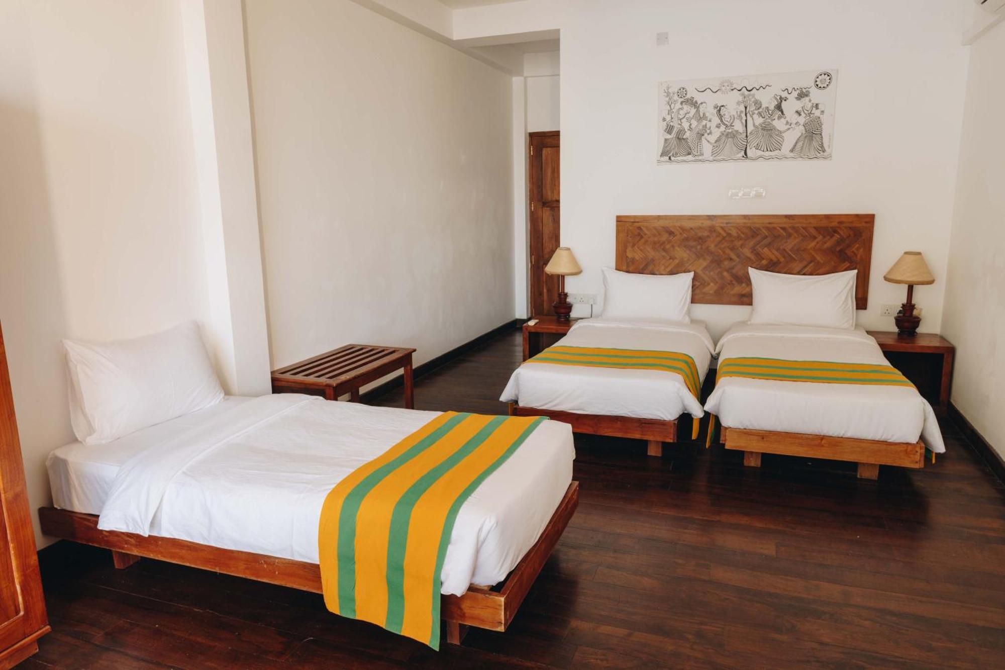Yala Oga Reach Hotel ทิซซามาฮารามา ภายนอก รูปภาพ