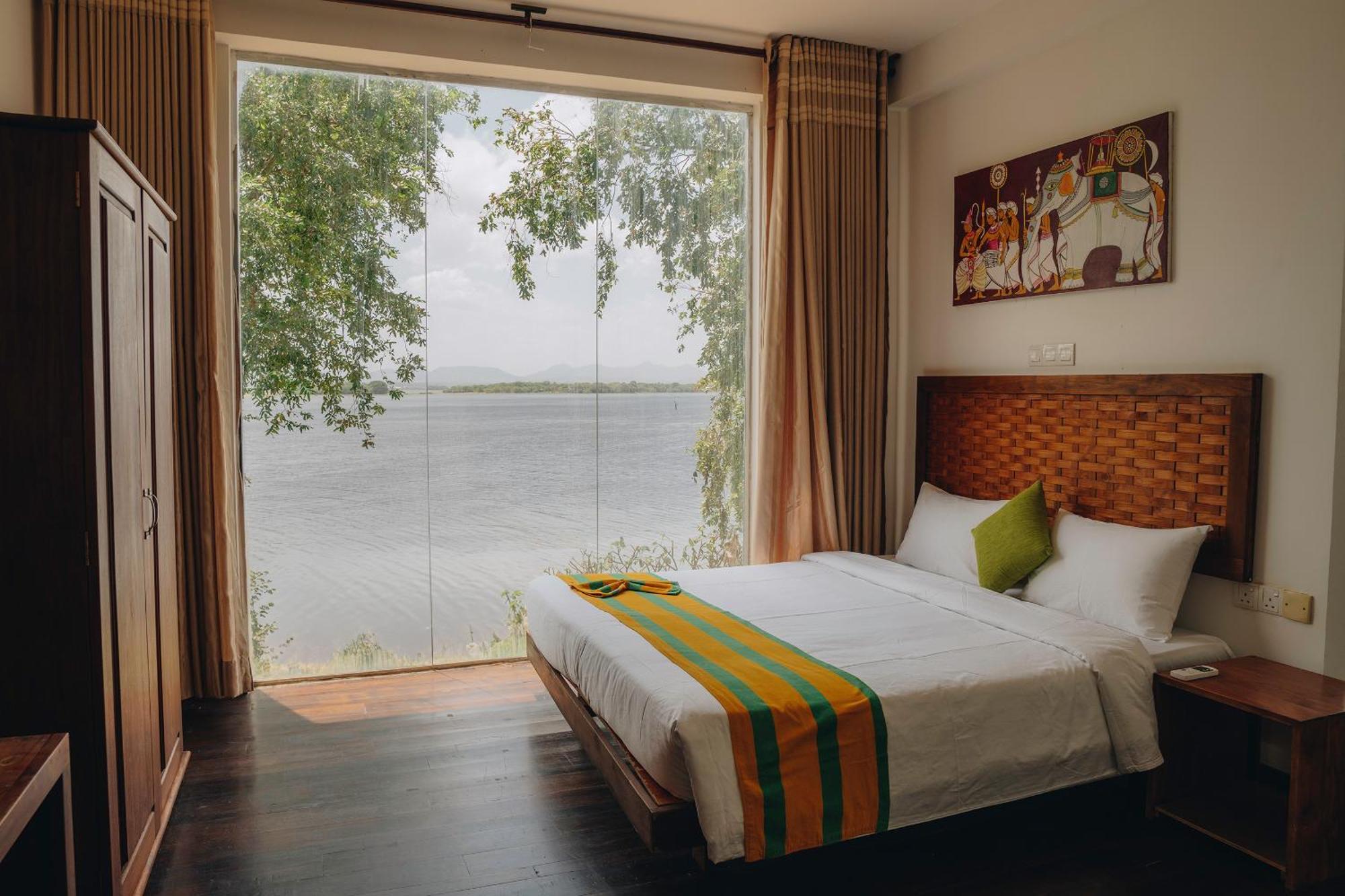 Yala Oga Reach Hotel ทิซซามาฮารามา ภายนอก รูปภาพ