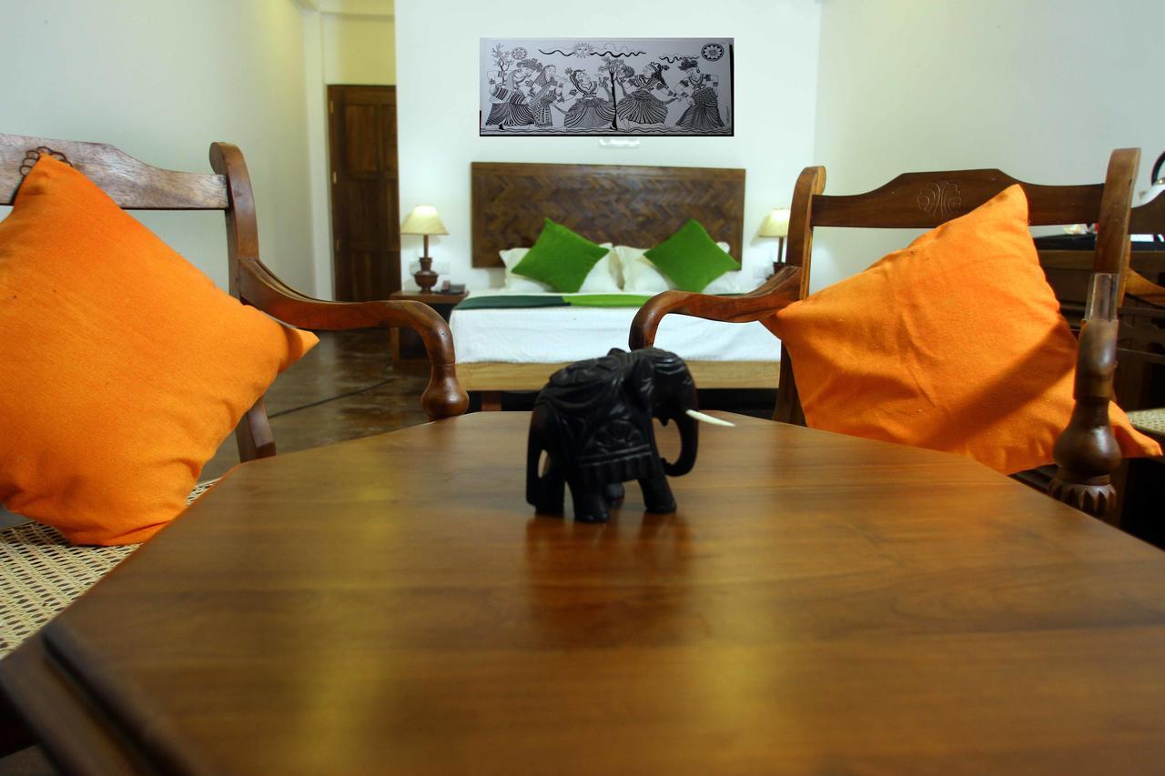 Yala Oga Reach Hotel ทิซซามาฮารามา ภายนอก รูปภาพ