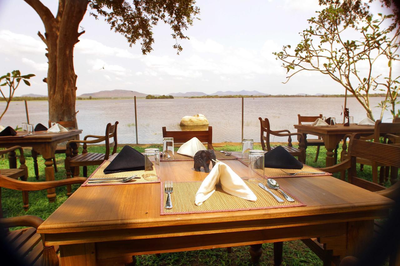 Yala Oga Reach Hotel ทิซซามาฮารามา ภายนอก รูปภาพ