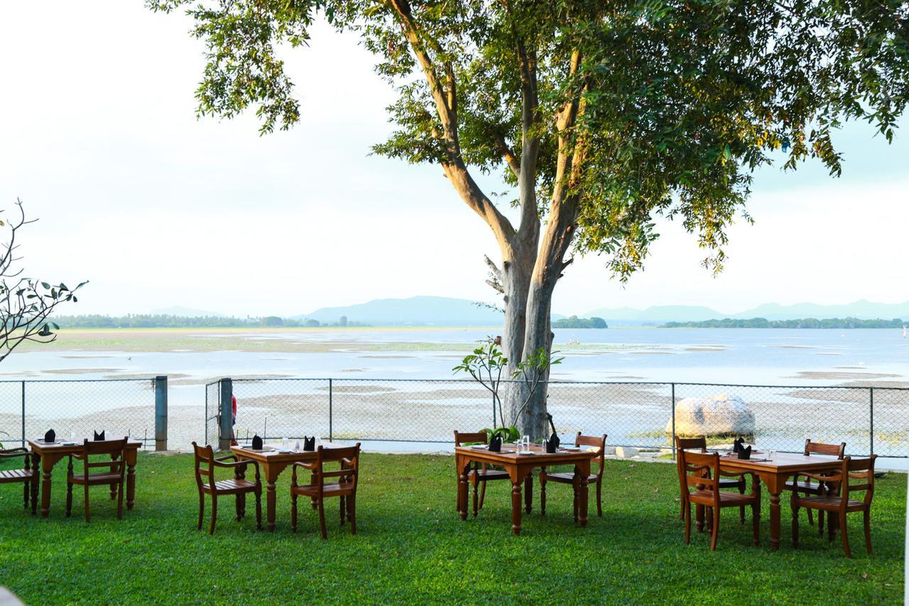 Yala Oga Reach Hotel ทิซซามาฮารามา ภายนอก รูปภาพ