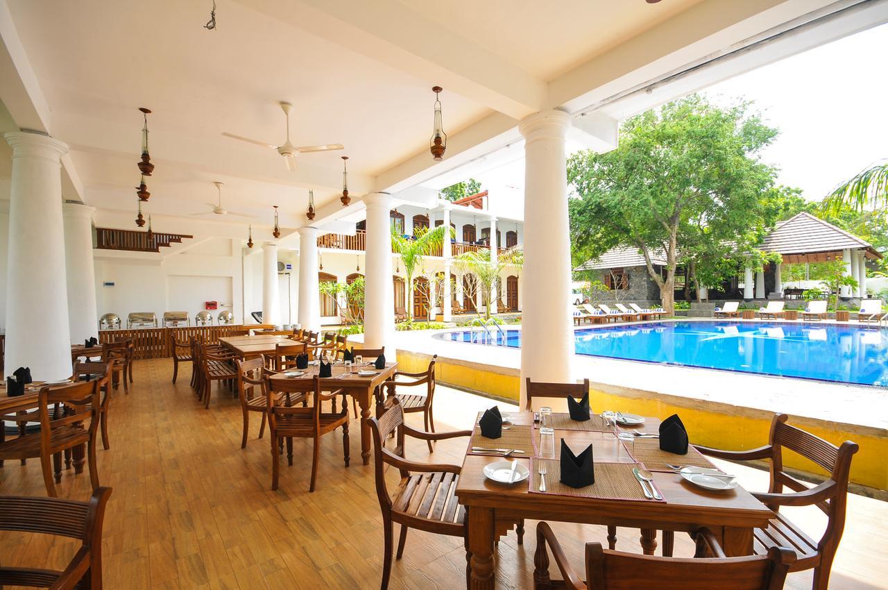 Yala Oga Reach Hotel ทิซซามาฮารามา ภายนอก รูปภาพ
